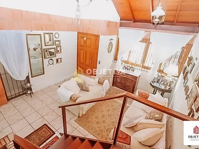 Casa 5 quartos e 3 banheiros, à venda, no bairro Teresópolis em Porto Alegre