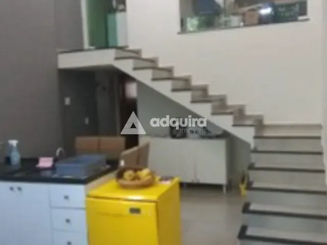 Sobrado 2 quartos e 3 banheiros, à venda, no bairro Contorno em Ponta Grossa