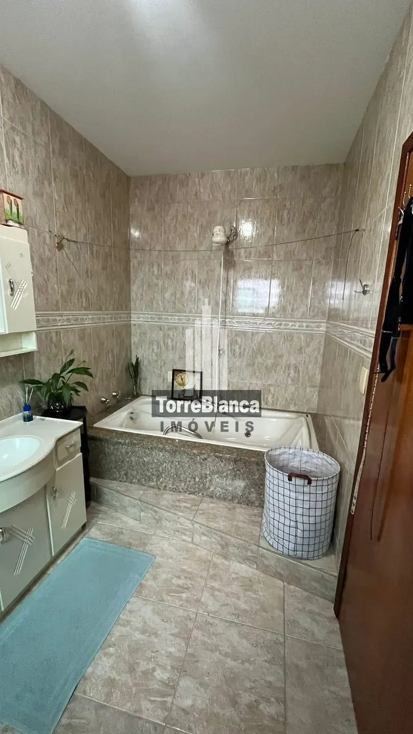 Casa, 3 quartos, 223 m² - Foto 2