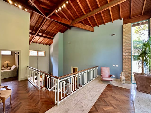 Casa com 823m² 4 quartos e 4 banheiros, à venda, no bairro Jardim Indaiá em Embu das Artes