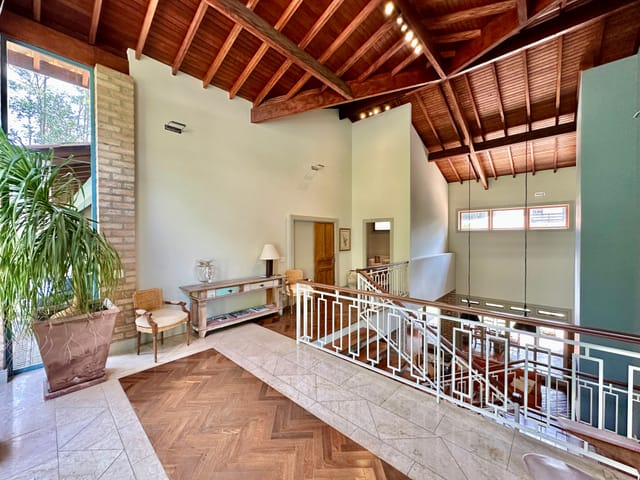 Casa com 823m² 4 quartos e 4 banheiros, à venda, no bairro Jardim Indaiá em Embu das Artes