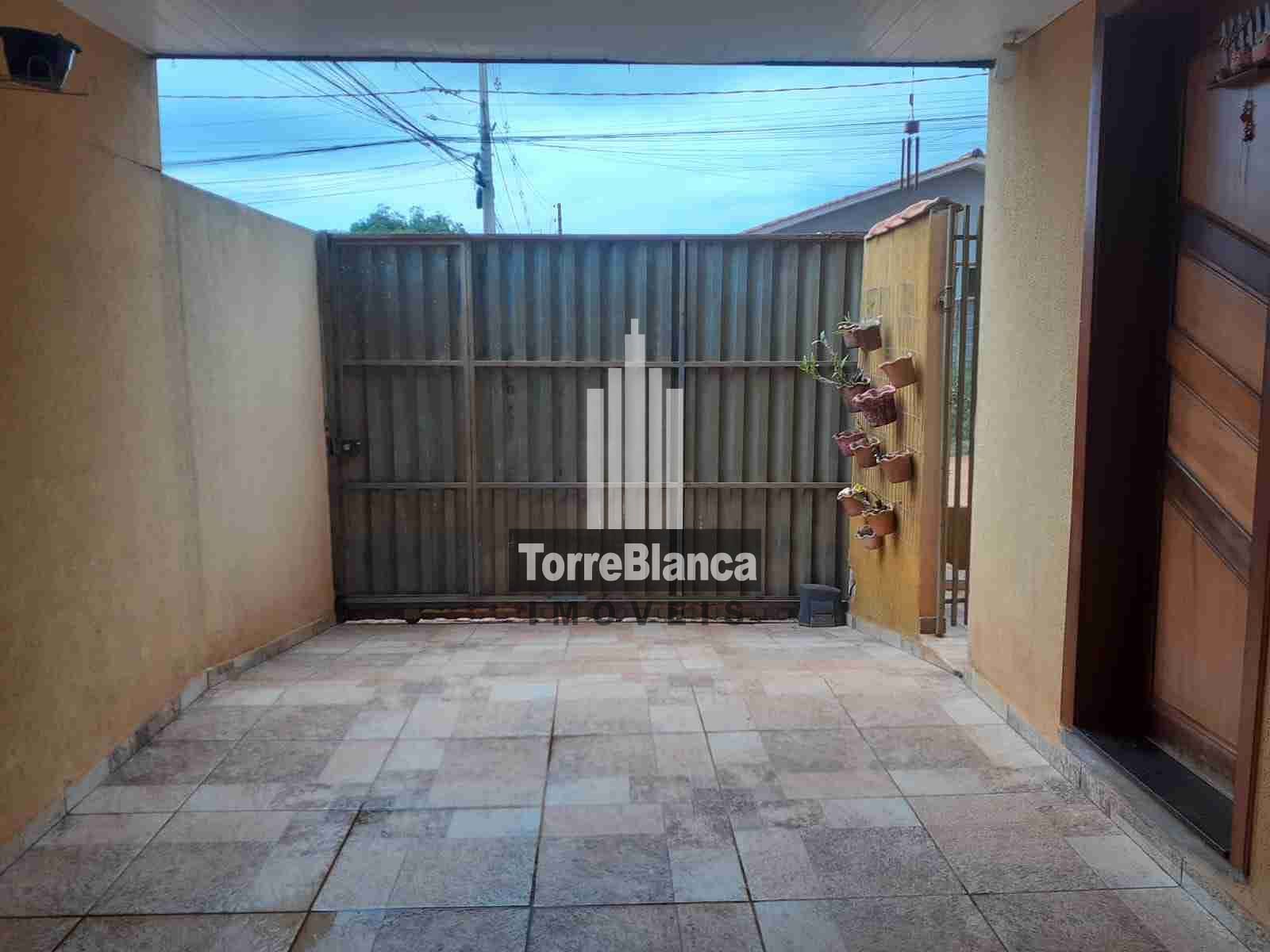 Casa à venda com 3 quartos, 102m² - Foto 2