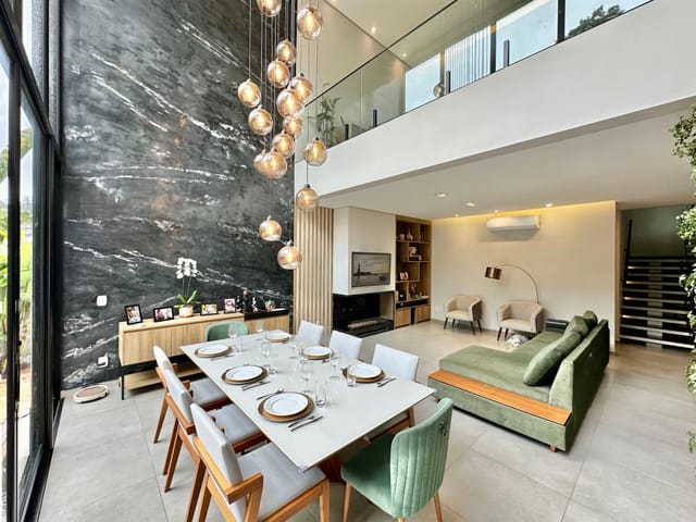 Casa com 528m² 3 quartos e 4 banheiros, à venda, no bairro Jardim do Golf I em Jandira