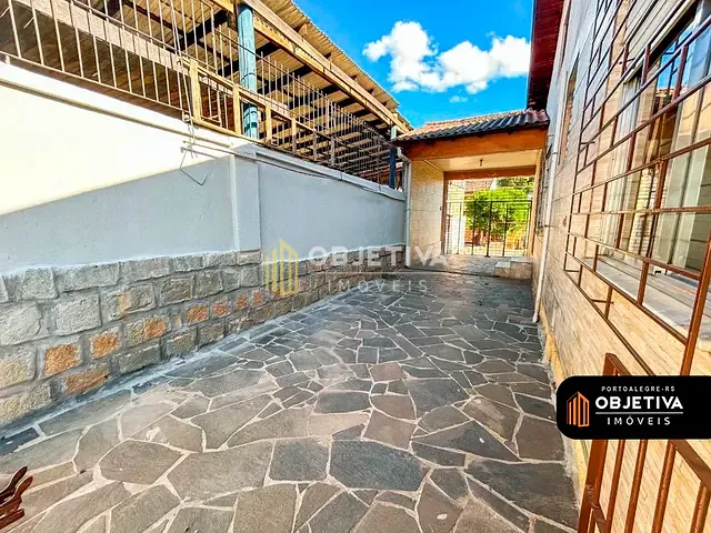 Casa com 300m² 3 quartos e 2 banheiros, à venda, no bairro Cavalhada em Porto Alegre