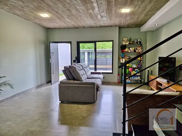 Casa com 298m² 3 quartos e 3 banheiros, à venda, no bairro Marmeleiro em Atibaia