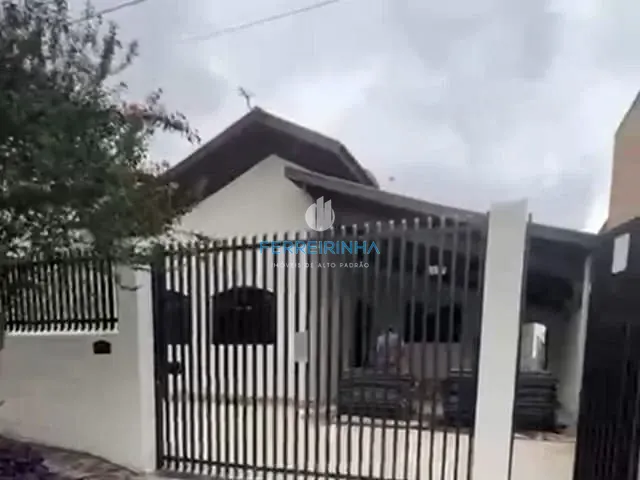 Casa com 260m² 5 quartos e 4 banheiros, à venda, no bairro Parque Senhor do Bonfim em Taubaté