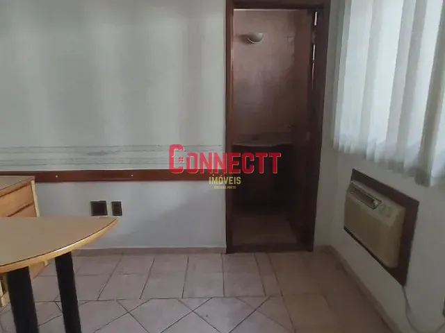 Casa com 448m² 6 quartos e 2 banheiros, para alugar, no bairro Centro em Ribeirão Preto