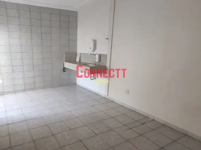 Casa com 448m² 6 quartos e 2 banheiros, para alugar, no bairro Centro em Ribeirão Preto