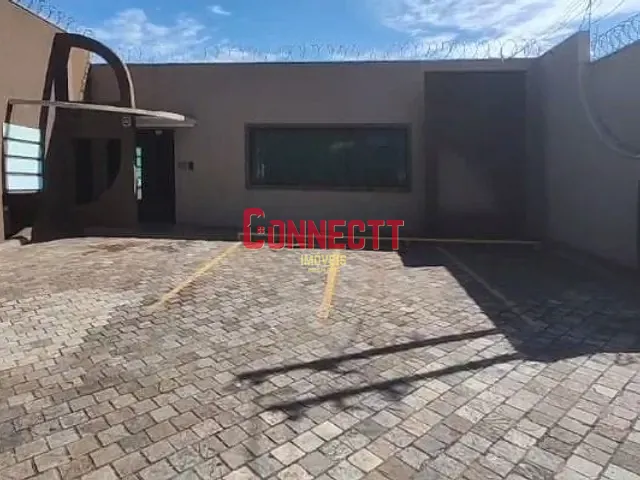 Casa com 448m² 6 quartos e 2 banheiros, para alugar, no bairro Centro em Ribeirão Preto