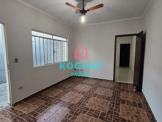 Casa com 174m² 2 quartos e 2 banheiros, à venda, no bairro Jardim Oriente em São José dos Campos