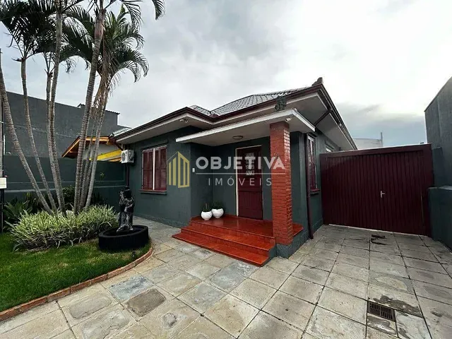 Casa com 300m² 4 quartos e 2 banheiros, à venda, no bairro Santa Maria Goretti em Porto Alegre