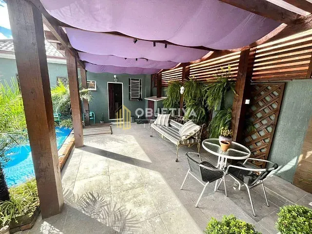 Casa com 300m² 4 quartos e 2 banheiros, à venda, no bairro Santa Maria Goretti em Porto Alegre