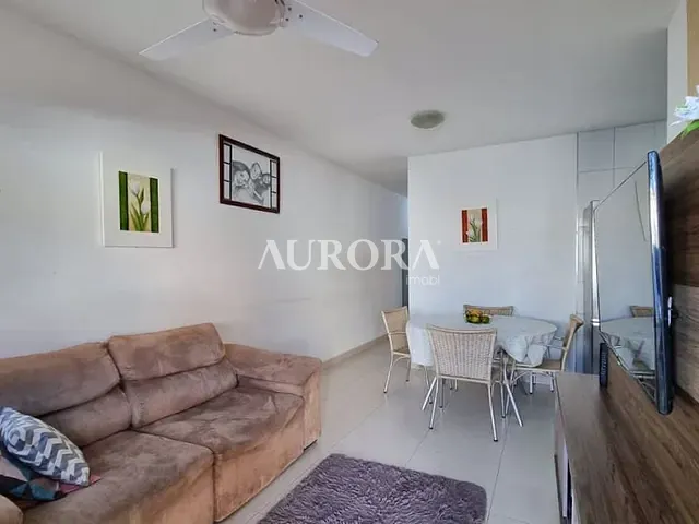Casa 3 quartos e 2 banheiros, à venda, no bairro H.U. em Londrina