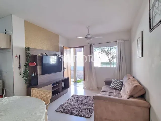 Casa 3 quartos e 2 banheiros, à venda, no bairro H.U. em Londrina