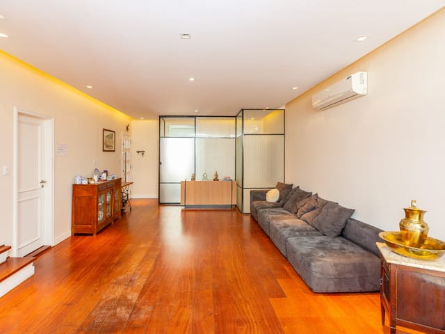 Casa com 390m² 4 quartos e 6 banheiros, à venda, no bairro Vila Ipojuca em São Paulo