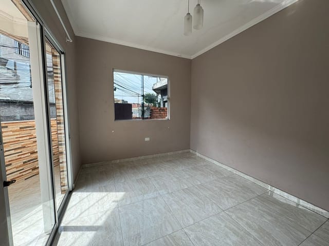 Casa com 60m² 2 quartos e 1 banheiro, para alugar, no bairro São Pedro em Osasco