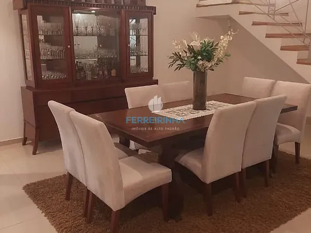 Casa com 360m² 4 quartos e 4 banheiros, à venda, no bairro Jardim das Colinas em São José dos Campos