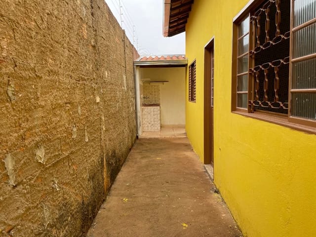 Foto do Casa - Casa com 2 dormitórios para alugar, 67 m² por R$ 850,00/mês - Filinha Mendes - Uberaba/MG | ZUCATO IMOBILIARIA LTDA