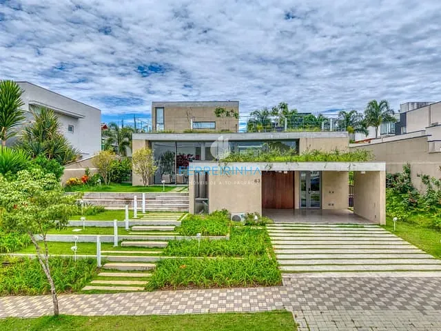 Casa com 700m² 3 quartos e 3 banheiros, à venda, no bairro Condomínio Reserva do Paratehy em São José dos Campos