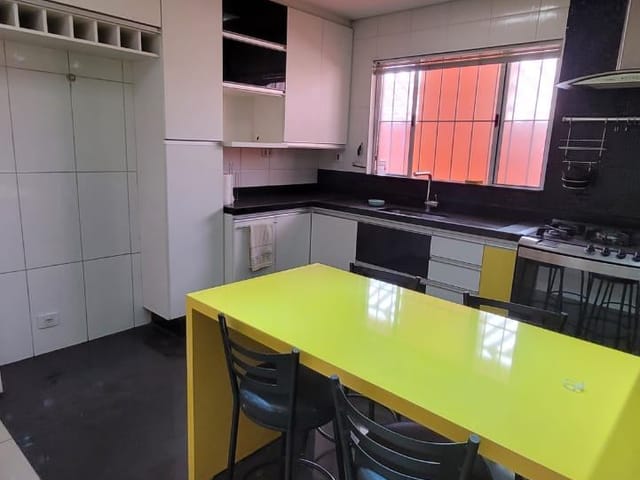 Casa com 208m² 2 quartos e 2 banheiros, à venda, no bairro Quitaúna em Osasco