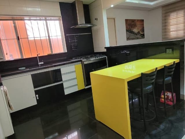 Casa com 208m² 2 quartos e 2 banheiros, à venda, no bairro Quitaúna em Osasco