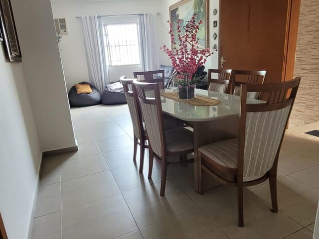 Casa com 218m² 3 quartos e 3 banheiros, à venda, no bairro Jardim das Flores em Osasco