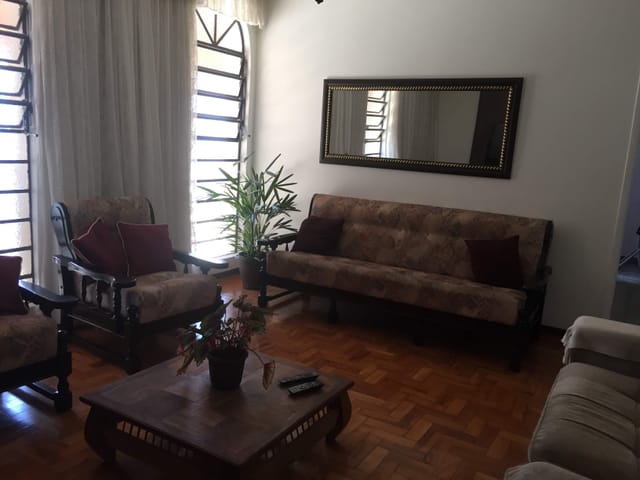 Casa com 300m² 5 quartos e 3 banheiros, à venda, no bairro Residencial Ouro Verde em Pindamonhangaba