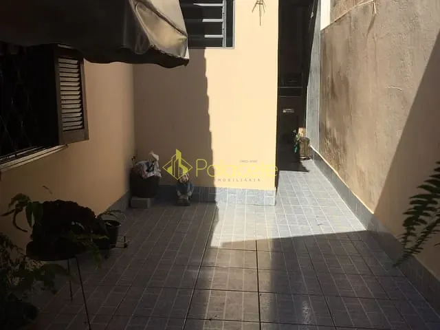 Casa com 300m² 5 quartos e 3 banheiros, à venda, no bairro Residencial Ouro Verde em Pindamonhangaba