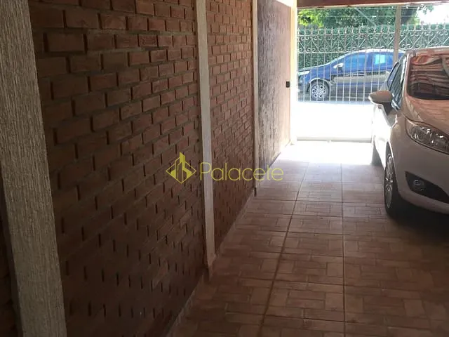Casa com 300m² 5 quartos e 3 banheiros, à venda, no bairro Residencial Ouro Verde em Pindamonhangaba