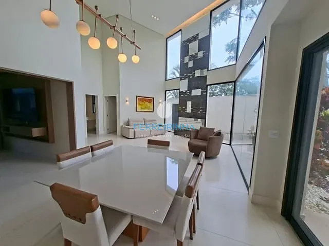 Casa com 562m² 4 quartos e 5 banheiros, à venda, no bairro Jardim do Golfe em São José dos Campos