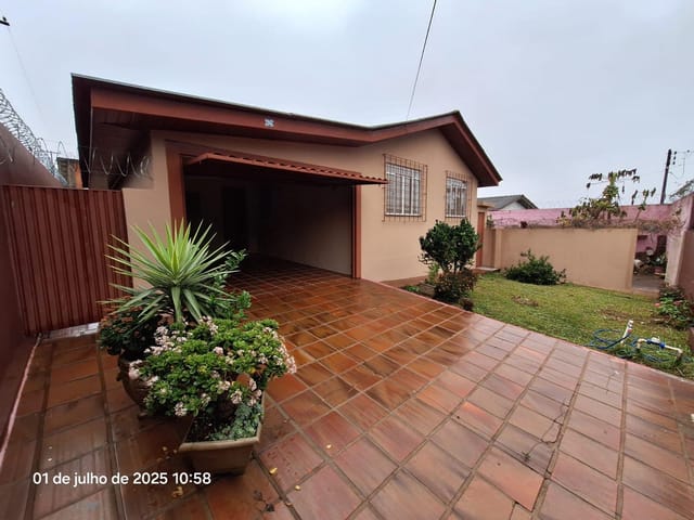 Casa à Venda, 3 quartos sendo 1 suíte, 2 vagas, Terreno Amplo, Rio Verde, Uvaranas.