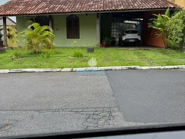 Casa com 325m² 3 quartos e 1 banheiro, à venda, no bairro Urbanova em São José dos Campos