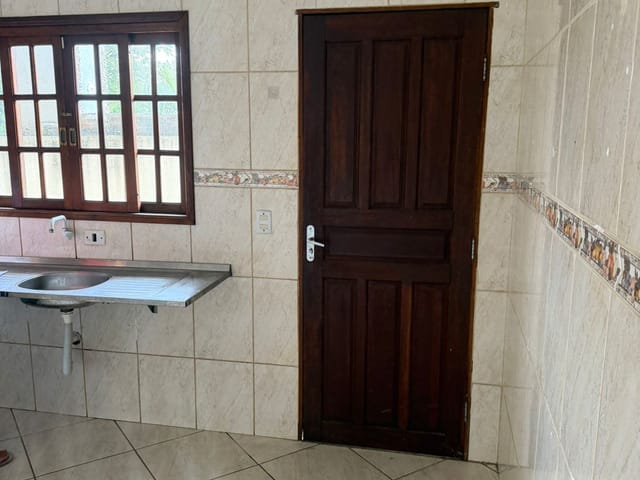 Casa com 60m² 2 quartos e 1 banheiro, para alugar, no bairro Jardim Nova Coimbra em Cotia