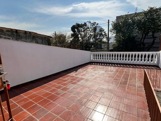 Casa com 120m² 3 quartos e 2 banheiros, para alugar, no bairro Vila Osasco em Osasco