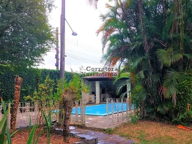 Casa com 780m² 4 quartos e 4 banheiros, à venda, no bairro Jardim Siesta em Jacareí