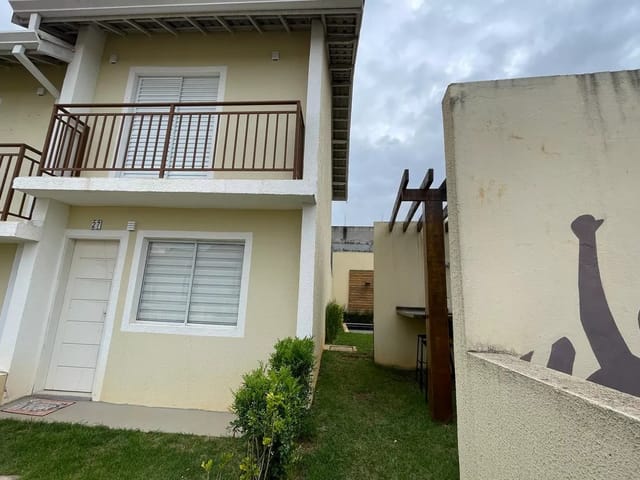 Casa com 85m² 2 quartos e 2 banheiros, à venda ou para alugar, no bairro Chácara Ondas Verdes em Cotia