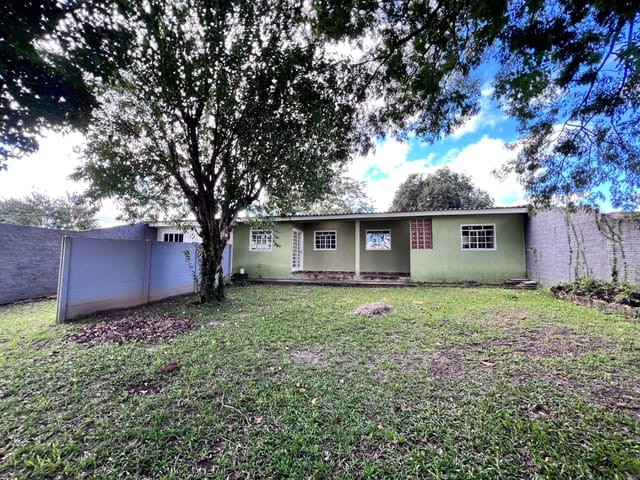 Casa Comercial para locação, 3 salas, 2 banheiros, Terreno Amplo, 480m² total, Nova Rússia, Ponta Grossa, PR