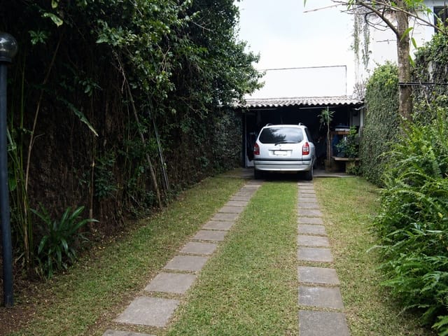 Casa com 250m² 2 quartos e 2 banheiros, à venda, no bairro Jardim Cotia em Cotia