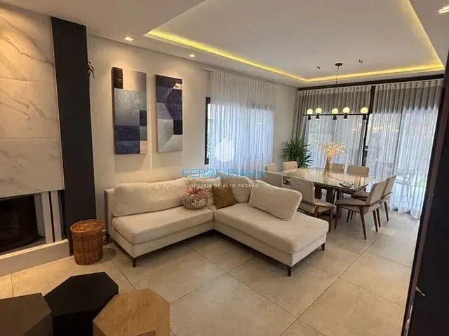 Casa com 253m² 4 quartos e 5 banheiros, à venda, no bairro Urbanova em São José dos Campos