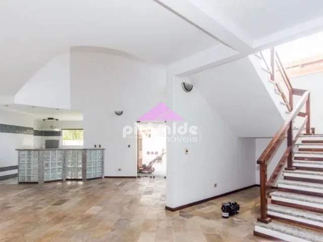 Casa com 620m² 4 quartos e 5 banheiros, à venda, no bairro Tabatinga em Caraguatatuba