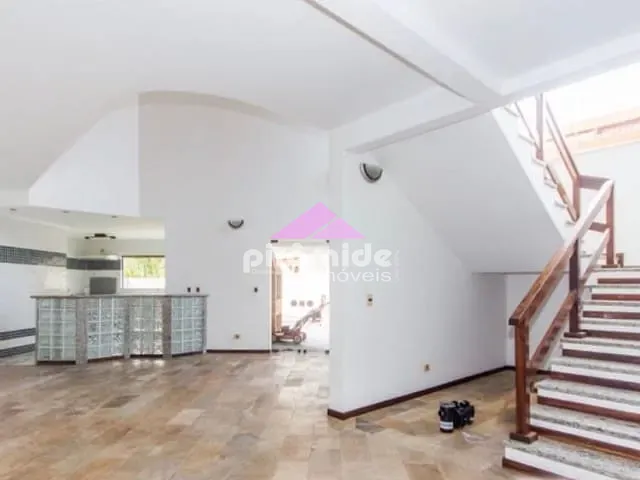 Casa com 620m² 4 quartos e 5 banheiros, à venda, no bairro Tabatinga em Caraguatatuba