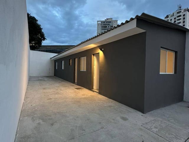 Casa com 274m², para alugar, no bairro Vila Sônia em São Paulo