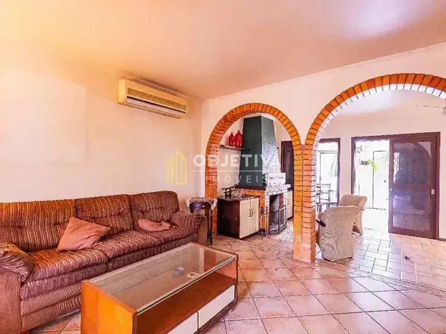 Casa 3 quartos e 5 banheiros, à venda, no bairro Cristal em Porto Alegre