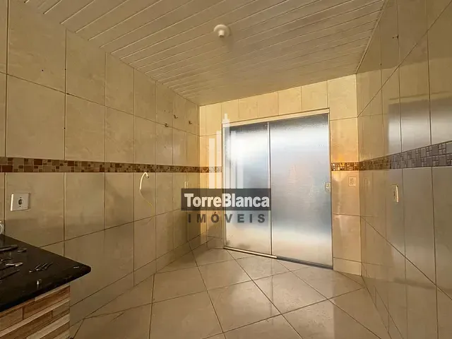 Casa com 70m² 3 quartos e 1 banheiro, para alugar, no bairro Contorno em Ponta Grossa