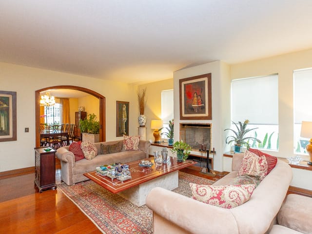 Casa com 641m² 4 quartos e 7 banheiros, à venda, no bairro Jardim Leonor em São Paulo