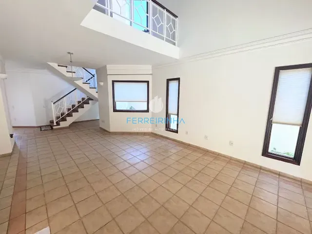Casa com 360m² 3 quartos e 4 banheiros, para alugar, no bairro Jardim das Colinas em São José dos Campos
