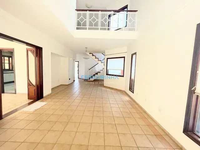 Casa com 360m² 3 quartos e 4 banheiros, para alugar, no bairro Jardim das Colinas em São José dos Campos