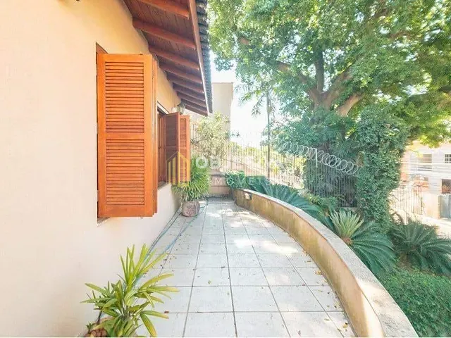 Casa 4 quartos e 4 banheiros, à venda, no bairro Chácara das Pedras em Porto Alegre