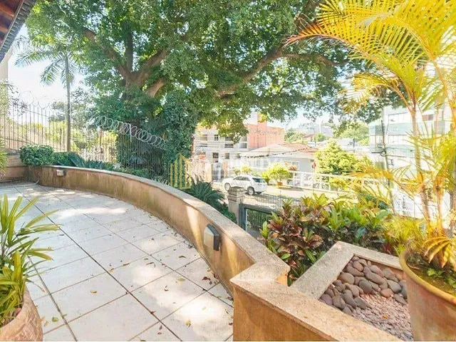 Casa 4 quartos e 4 banheiros, à venda, no bairro Chácara das Pedras em Porto Alegre