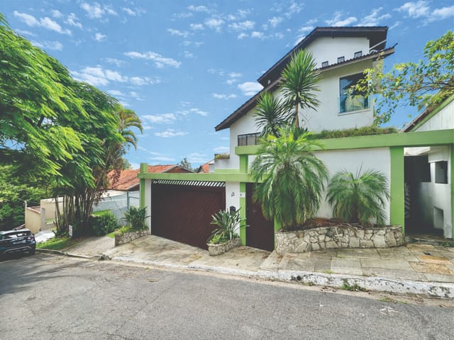 Casa com 374m² 4 quartos e 6 banheiros, à venda, no bairro San Diego Park em Cotia